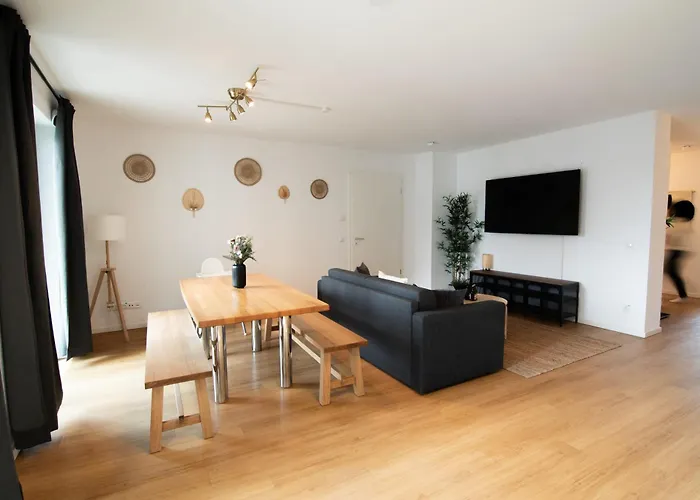 Central Apartment 4 Bedrooms For Up To 12 Guests Hamburg